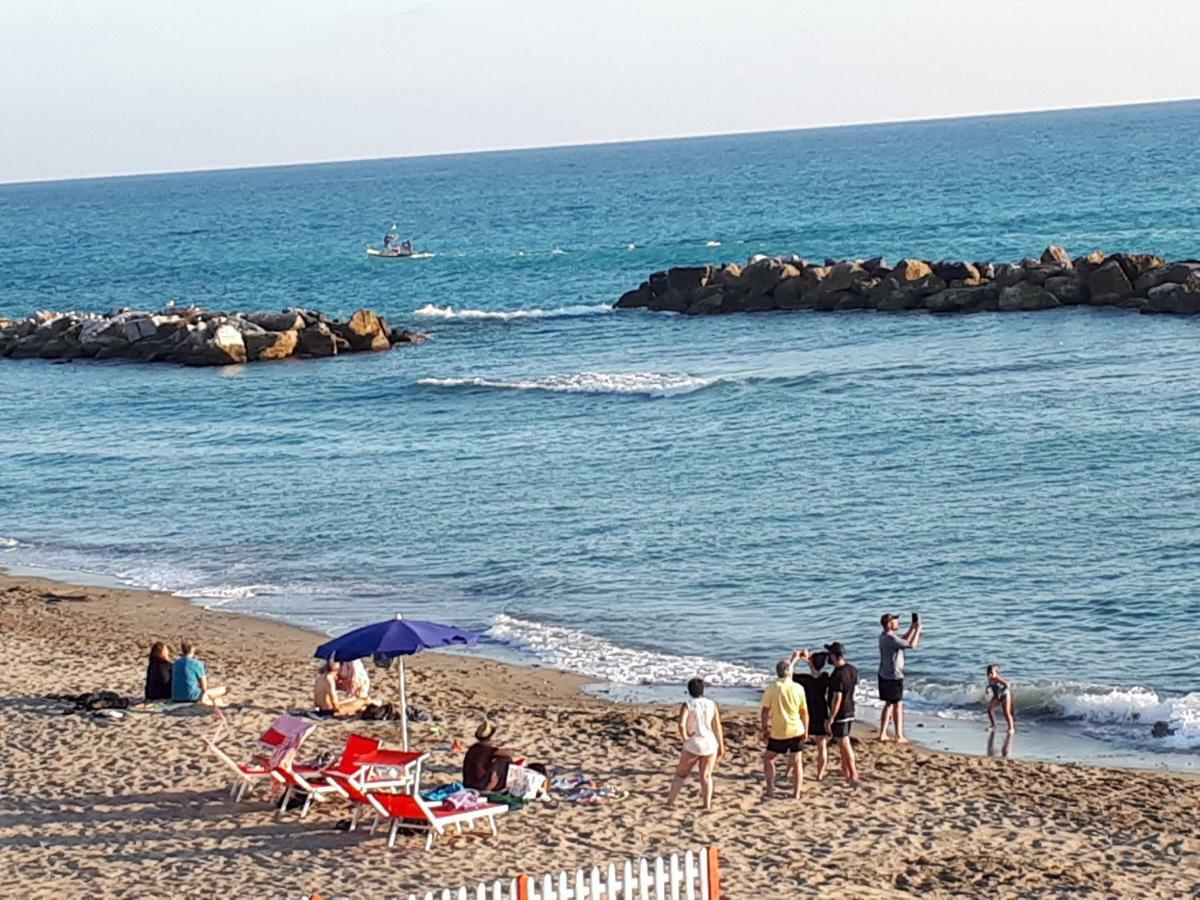 Appartamenti Enrica Moneglia Exterior foto