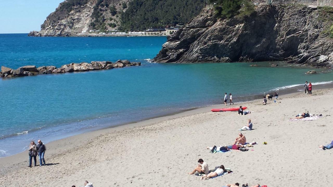 Appartamenti Enrica Moneglia Exterior foto